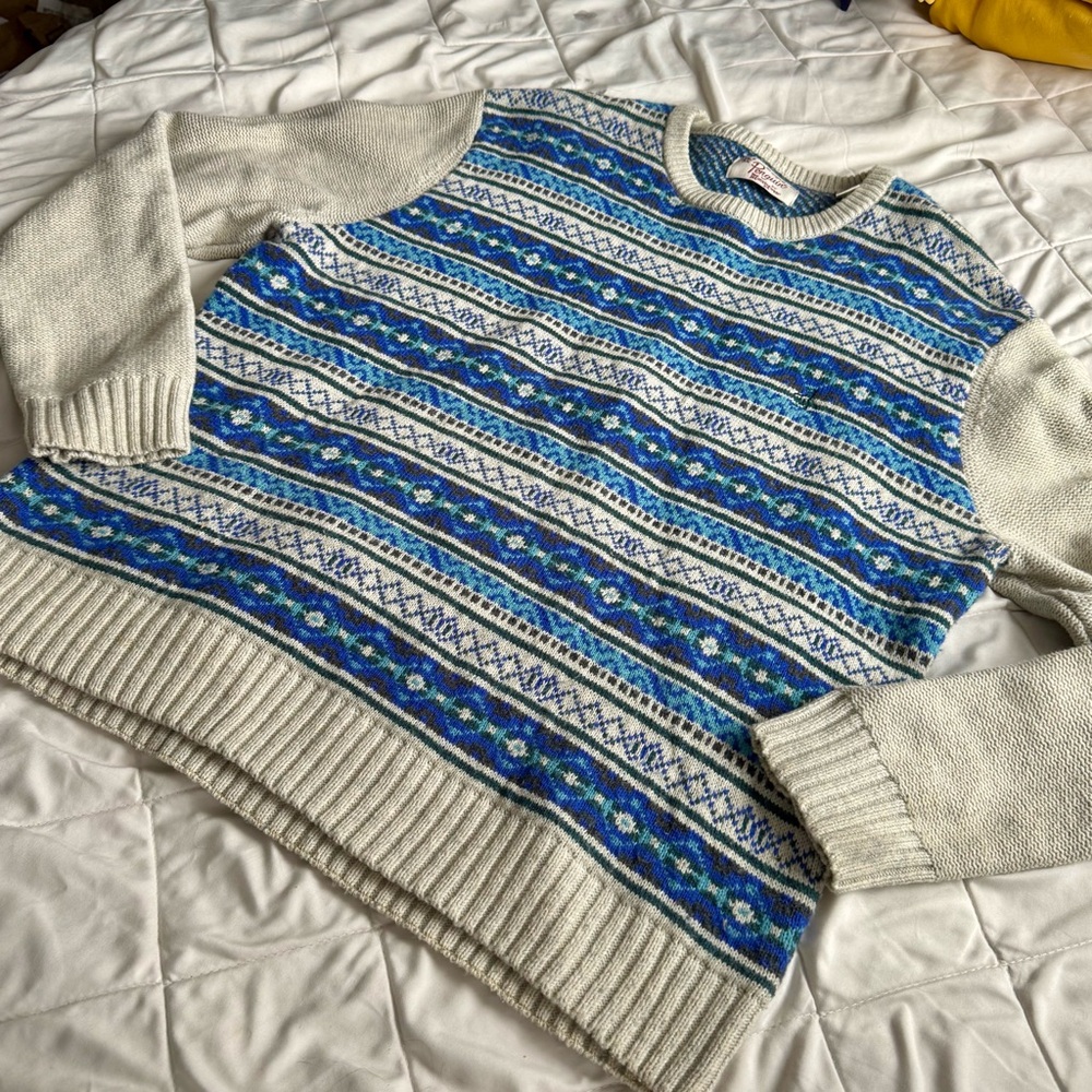 Men’s Original Penguin Munsing Wear blue and white striped patterned  sweater